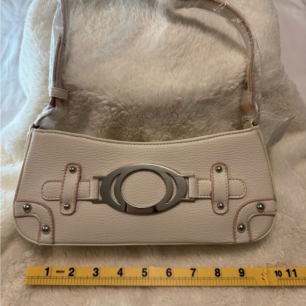 Cream Shoulder Bag with pink lining with Silver Accent - Picture 6 of 6